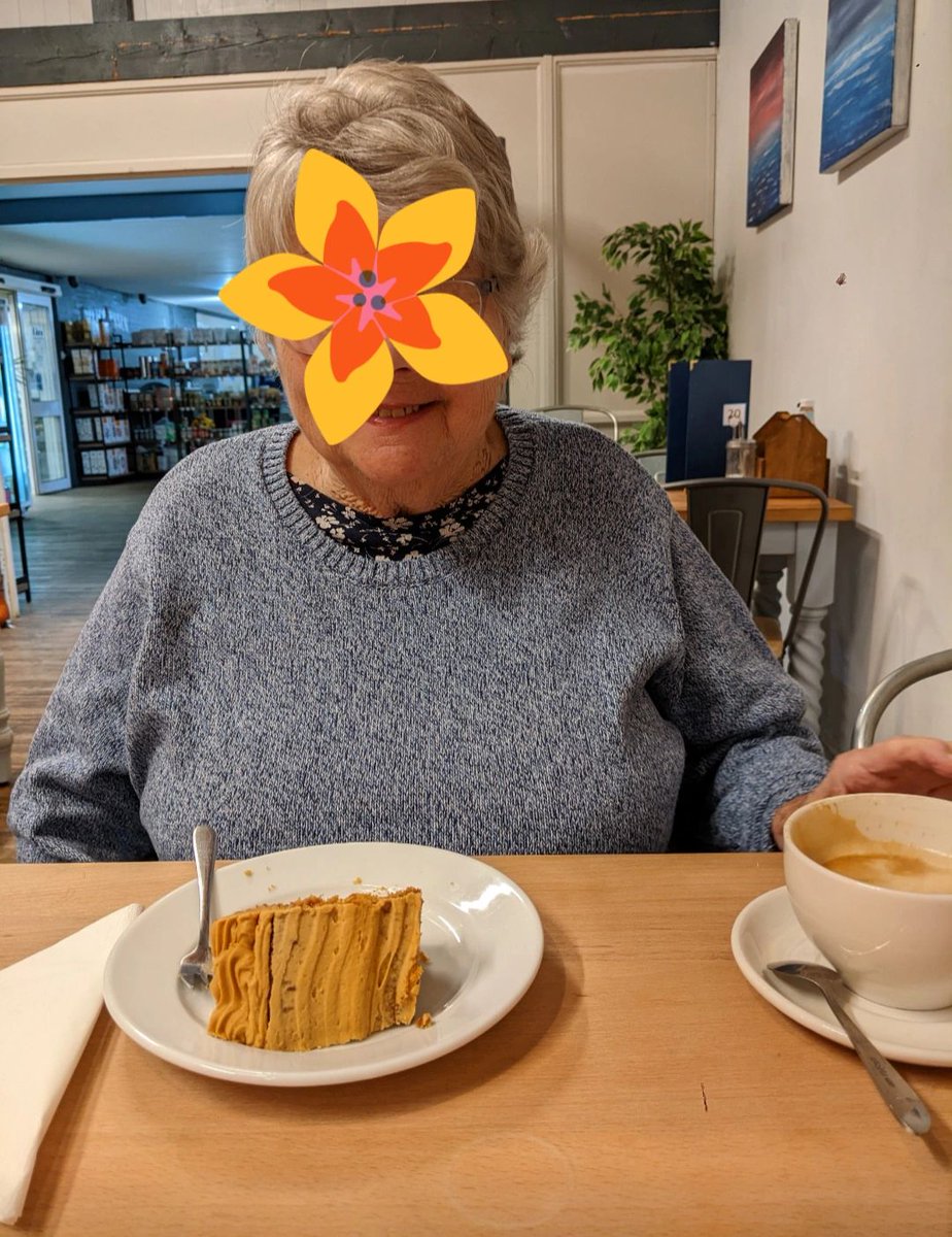LifelineSBS's tweet photo. Monday's are made for coffee and cake. A lovely morning spent with one of our ladies doing the things she enjoys the most ☀️

#dementiasupport ##carerrespite ##hobbiesandinterests #socialoutings #socialsupport https://t.co/wLEBIoBFIM