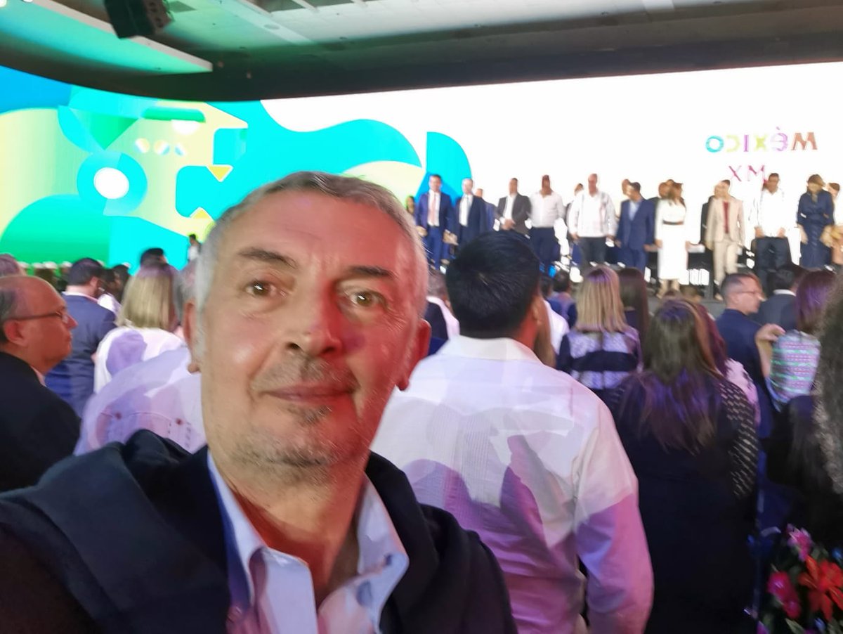 ItalyinMEX's tweet photo. Muchas felicidades al Secretario de @SECTUR_mx, @TorrucoTurismo y a la @Concanaco #Servitur por la excelente organización del @TianguisTurisMX que coincide simbólicamente con el primer vuelo directo #CDMX-#Roma de @Aeromexico. https://t.co/rmM6bxrSL0