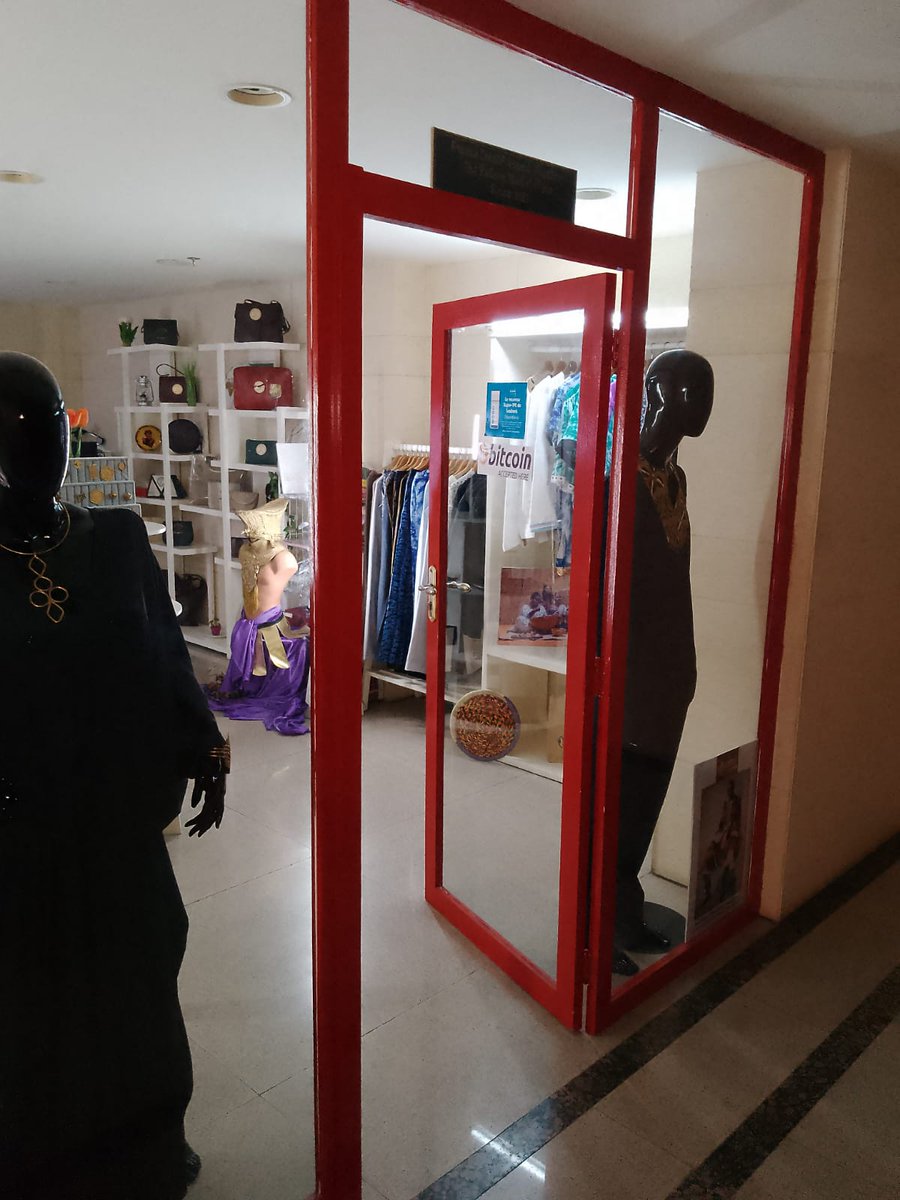 bitcoin_sen's tweet photo. Meanwhile, in Dakar, a new shop just started accepting Bitcoin. 
This is "The Return By Scenafrik".
Check out their Instagram : https://t.co/0yhCiEd9Zj. https://t.co/uWTb4YMMWX