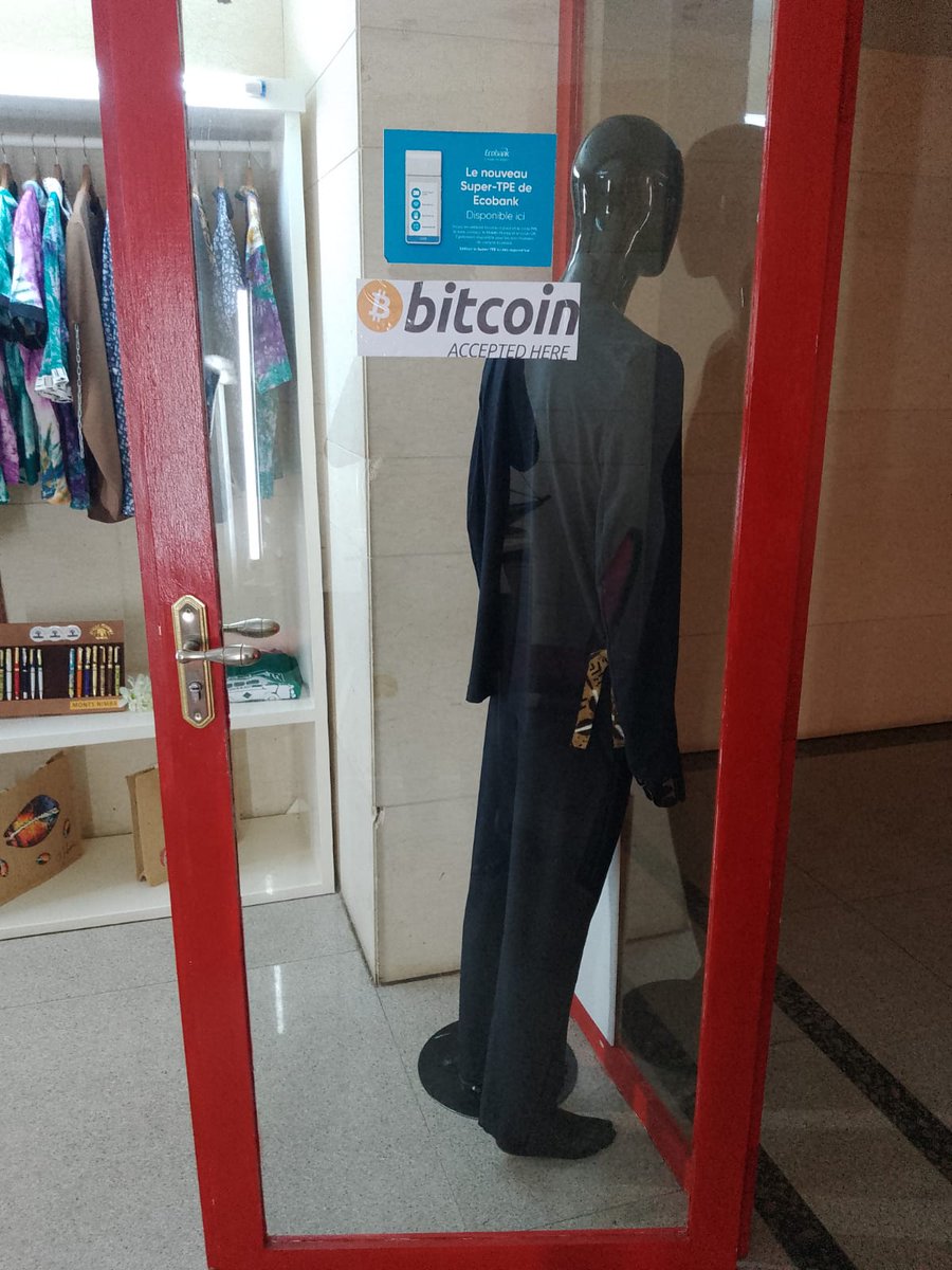 bitcoin_sen's tweet photo. Meanwhile, in Dakar, a new shop just started accepting Bitcoin. 
This is "The Return By Scenafrik".
Check out their Instagram : https://t.co/0yhCiEd9Zj. https://t.co/uWTb4YMMWX