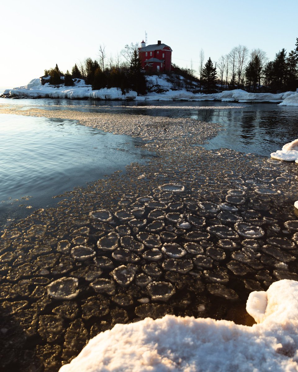 NorthernMichU's tweet image. Weekend glow ✨ ✨ 

#sunrise #spring #michiganspring #shareNMU