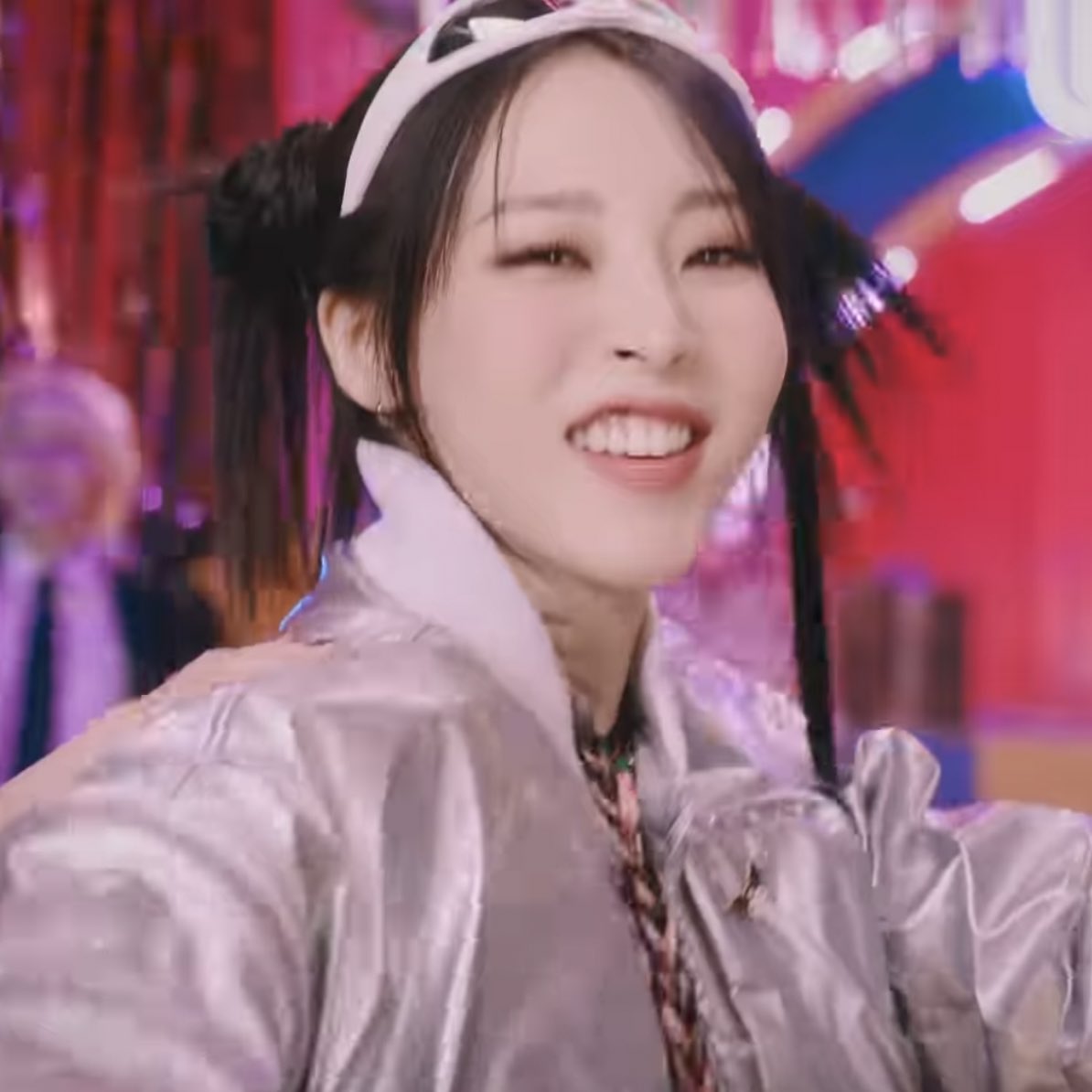 MBYLOOKS's tweet photo. such a cutie 🐹

GGBB MV TEASER 3
#Day1toGGBB 
#SOLAR #MOONBYUL https://t.co/N1ouz8DP72