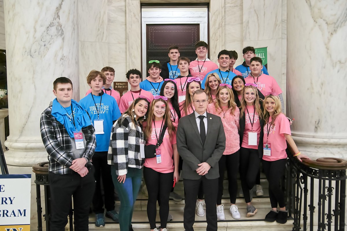 WV_RAZE's tweet photo. You guys made such a large impact on West Virginia's lawmakers at this year's #TobaccoFreeDay. What was the most important thing you learned? #RazeWV https://t.co/3jcl8T8rey