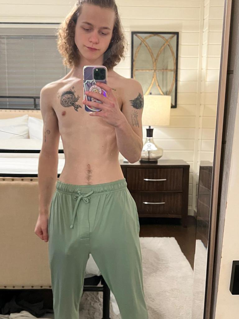 RyuuDark999's tweet photo. Only reply if you can BTTM! #fitness https://t.co/LbcZbbn0vG