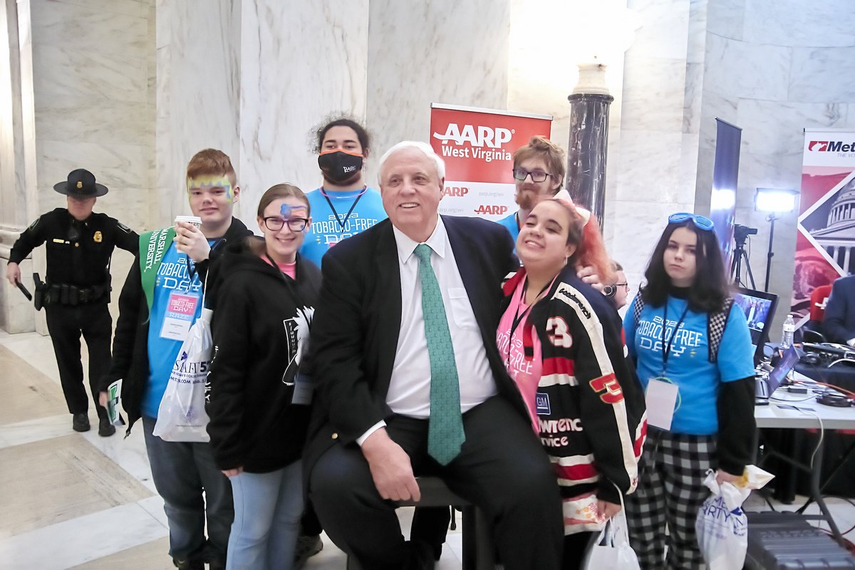 WV_RAZE's tweet photo. You guys made such a large impact on West Virginia's lawmakers at this year's #TobaccoFreeDay. What was the most important thing you learned? #RazeWV https://t.co/3jcl8T8rey