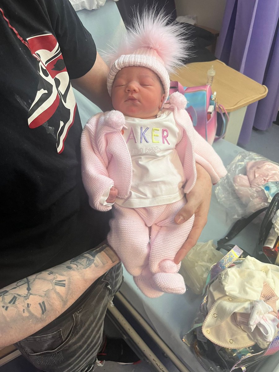 HYofficial's tweet photo. What?… I’m a Dad now…. Mad. MAAAAD 😤🔥🔥🔥❤️ https://t.co/y8Pj7B7oUE