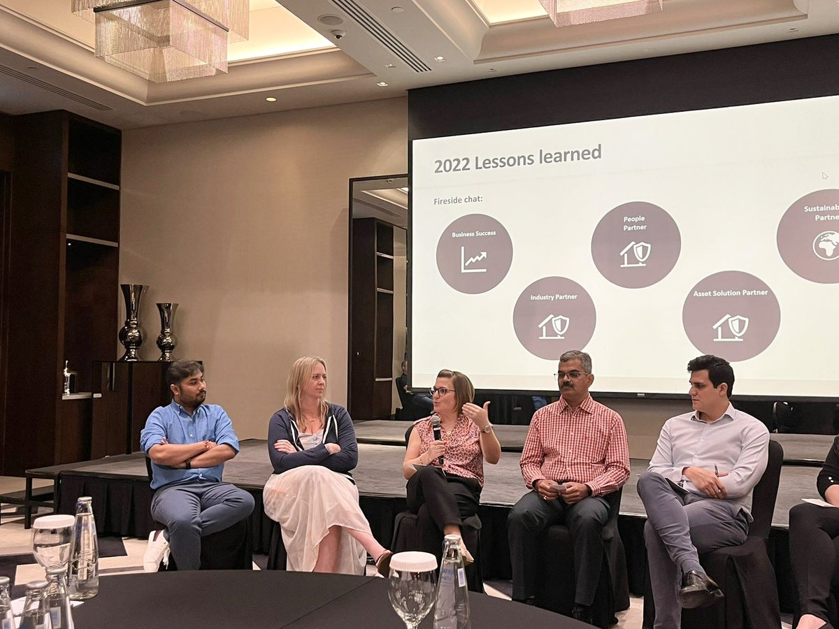 flydocs's tweet image. At the beginning of the year, the flydocs team got together for our annual Global Management Meeting in Dubai to reflect on successes and lessons learned from 2022, and look ahead into 2023. We had some fun along with the productive conversations.

#lifeatflydocs #team #people