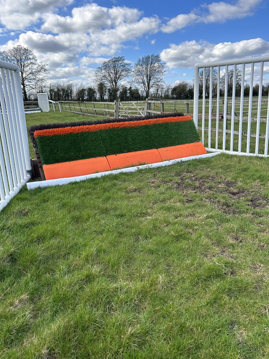 Henrietta Knight tweet media