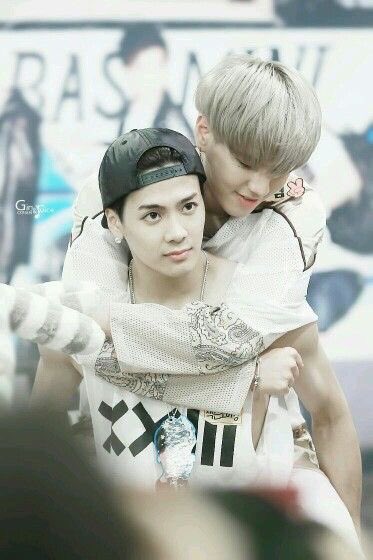 KYUMSOURCE's tweet photo. Happiest of birthdays our jackson🤍 
One of the most hardworking people ever, the kindest soul, a wonderful friend, but most importantly, an amazing artist  #MAGICMANJacksonDay https://t.co/QxIC6BGpKm