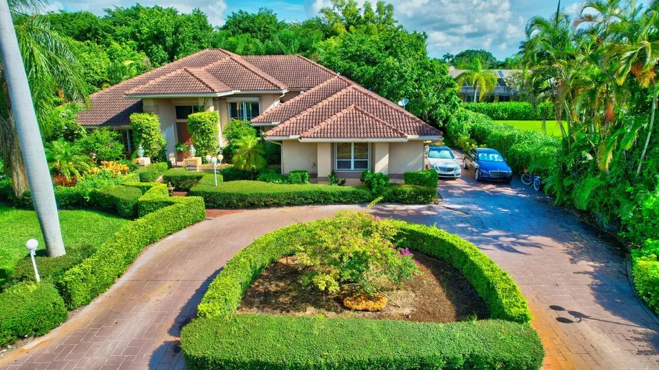 GolfRealtyLINKS's tweet photo. MLS# RX-10876550
Boynton Beach, FL / Pine Tree Golf Club
4 BR | 4 BA | 3787 sq ft | $1,275,000
View Virtual Tour &amp; Details >https://t.co/hyIJWilcPn
****** https://t.co/qBdhcLzxjY