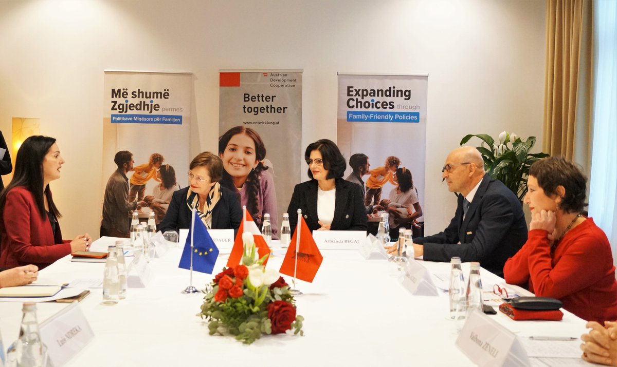 elida_nuri's tweet photo. Honored &amp; proudly shared @UNFPA work &amp; impact of #ExpandingChoices project in #Tirana today with
🇦🇹 1st Lady Ms. Doris Schmidauer &amp; 
🇦🇱 First Lady Ms. Armanda Begaj supported by @ADCinAlbania in partnership with champion companies @RaiffeisenShqi @EuronewsAlbania #Lufra #INCA https://t.co/C1wWbjR8bG