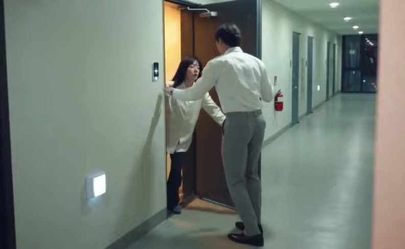 아니이거실화야?
무슨걸리버여행기같애
이도현 혼자만 왤케거대해