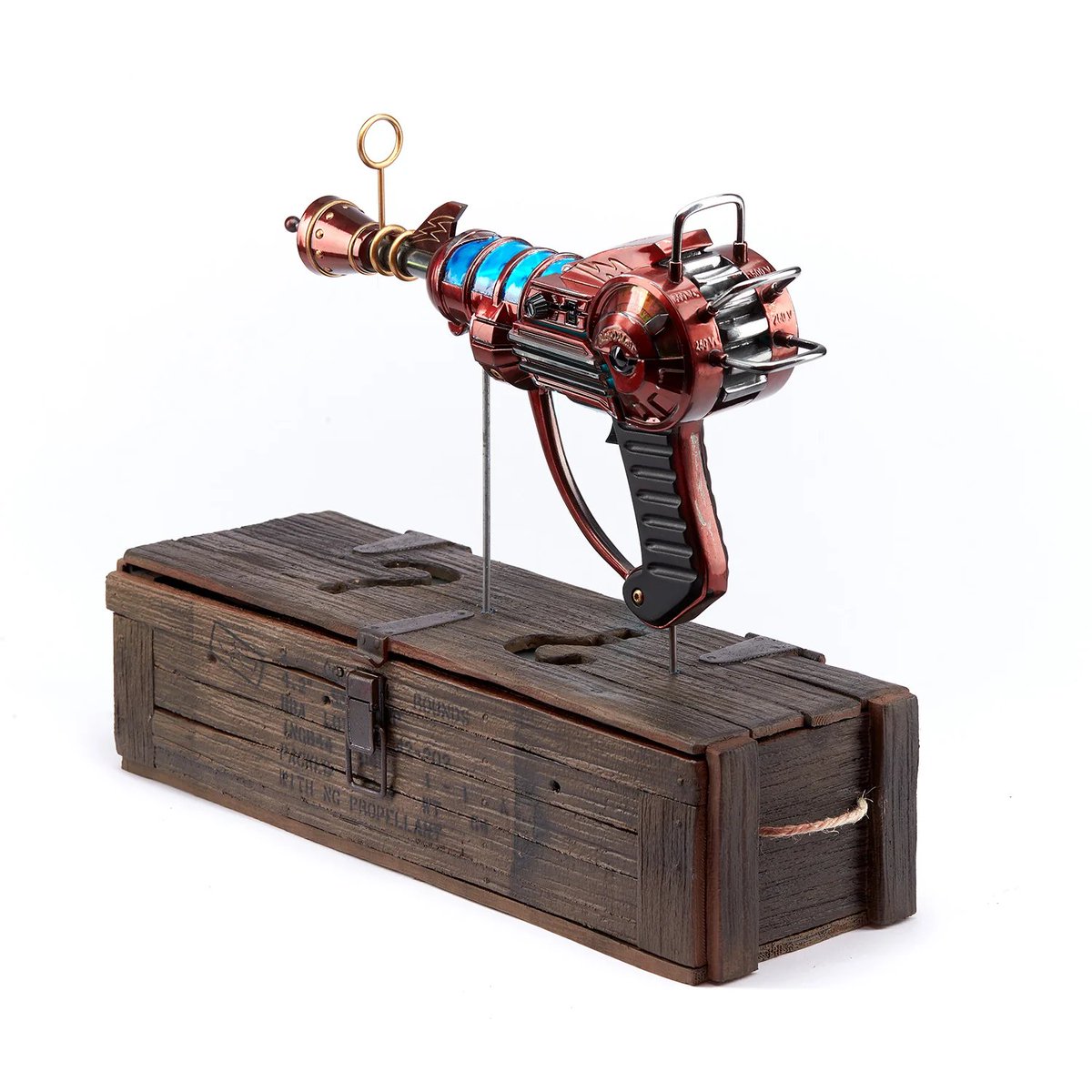MrDalekJD's tweet photo. WOAH... Activision has just announced a 1:1 replica size official Call of Duty Zombies Ray Gun statue.

It costs $600! 😳

https://t.co/5iUOHjFamq https://t.co/RZZmHUG8en