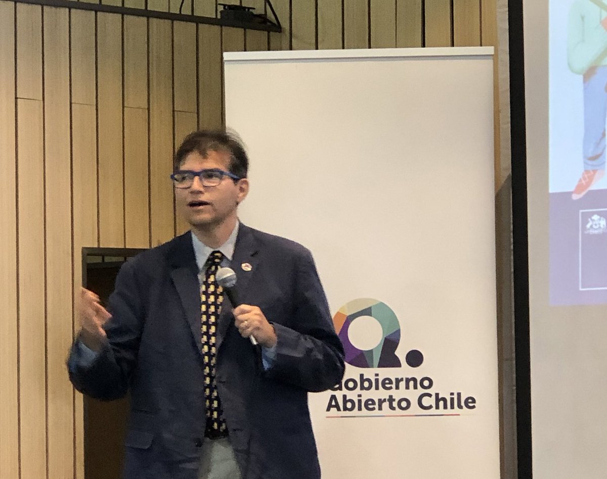 #LANZAMIENTO
“La hoja de ruta de <a href="/GobAbiertoCL/">Gobierno Abierto Chile</a> es transparencia, participación, rendición de cuentas, temas muy importantes para los vecinos y vecinas” <a href="/igormoralesv/">Igor Morales V.</a> representante de la <a href="/RedChileGA/">Red Chilena de Gobierno Abierto</a>