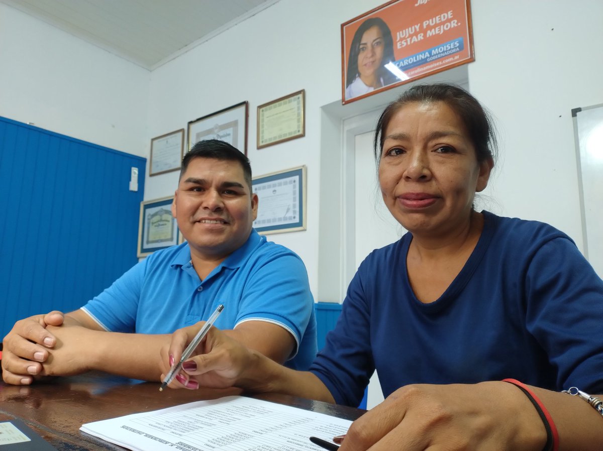 ArribaJujuy's tweet photo. ¡𝗔𝗿𝗿𝗶𝗯𝗮 𝗔𝗿𝗿𝗮𝘆𝗮𝗻𝗮𝗹, 𝗔𝗿𝗿𝗶𝗯𝗮 𝗥𝗼𝗱𝗲𝗶𝘁𝗼!
Con los Compañeros @rueda_guido en #Rodeito y @LiliYaicuares23 en #Arrayanal conformamos las mejores listas para estas elecciones 2023.
⬇️⬇️⬇️ https://t.co/BFc0I15u8S