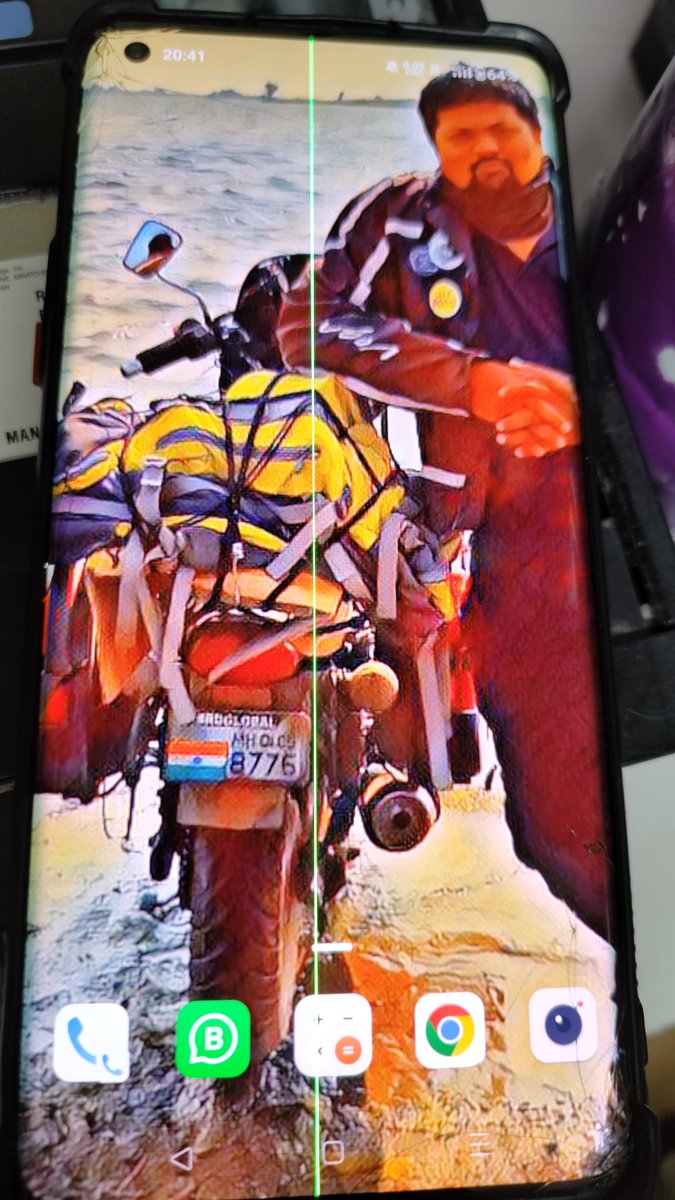 RD_Global's tweet image. What the hell is this #OnePlus @oneplus @OnePlus_IN @OnePlus_Support just 2 days back suddenly green line on my #OnePlus8Pro... This is not done.. Its cheating.. Same issue to every one plus user is not by physical damage.. Its by your internal software update..