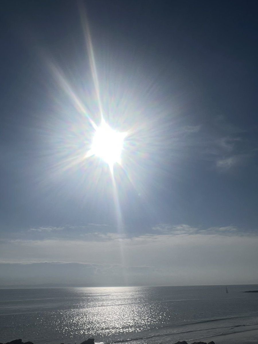 Sending you all some sea sparkles and sunshine 🌊 ☀️ 

Happy Monday! 

#MondayMotivation #NaturalBeauty #NaturePhotography