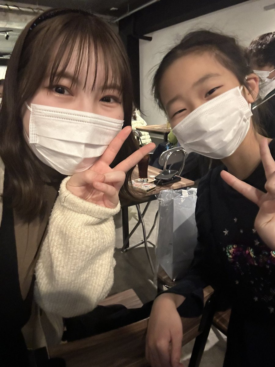 tm_040310's tweet photo. 椎菜さんと妹が出てるLIVE観てきました🎤🤍
みんな可愛くて２回の公演どっちも楽しめました！！！

私も妹も椎菜さんとご一緒してるの運命感じます…✨

プーラルークスで妹のミチルだったりんちゃんとも会えました！！可愛かった😍 https://t.co/liiHMNcqxr
