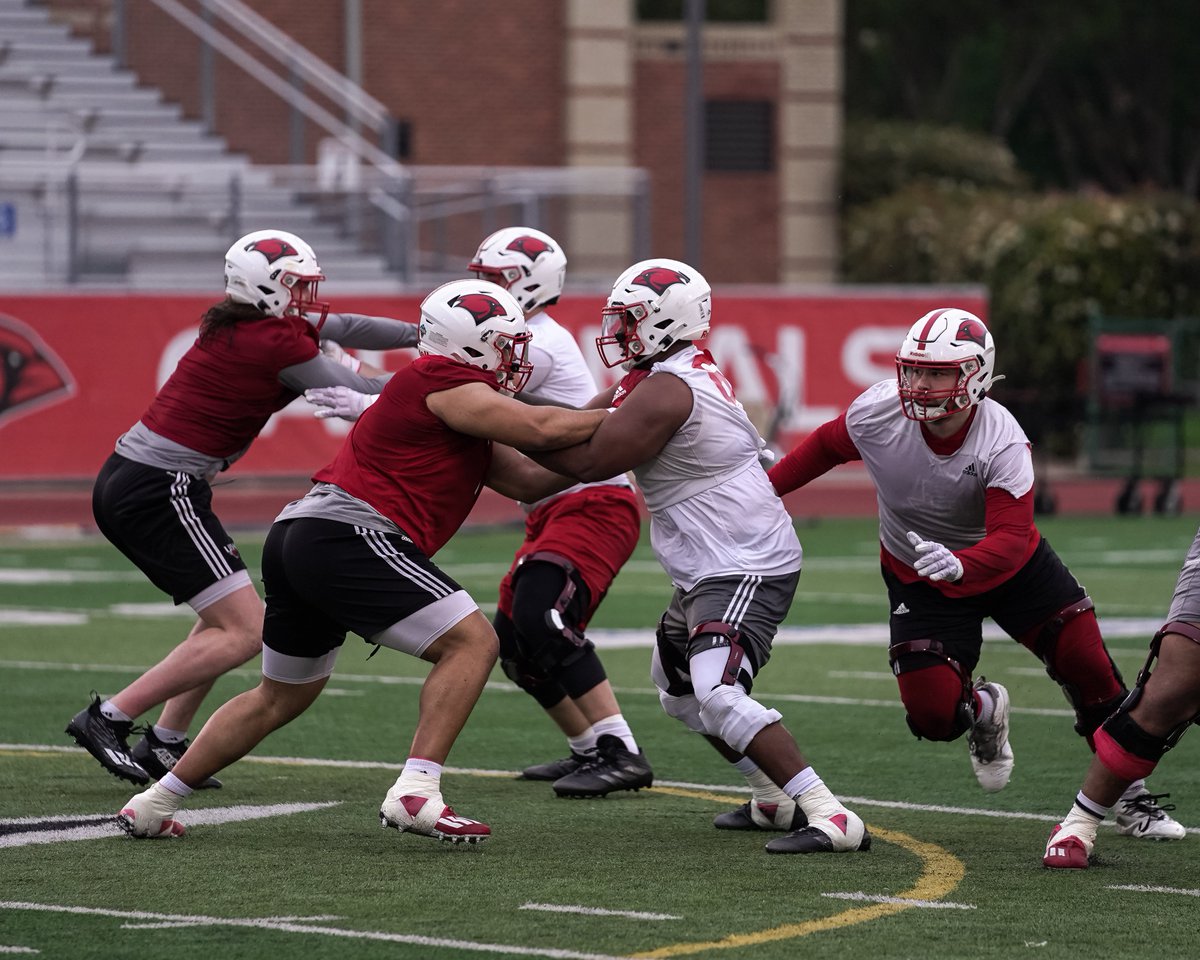 UIWFootball's tweet photo. First Day Out ☝️

#TheWord https://t.co/pQlTUWKwNs