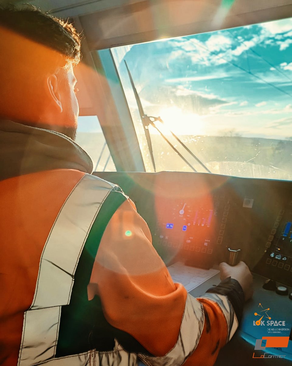 Gruß aus der #Fahrpraxis

Du möchtest auch #Triebfahrzeugführer/#Wagenmeister (m/w/d) werden?
Melde dich bei uns und nimm an unserer #Informationsveranstaltung teil:
Mo-Fr 15 Uhr via Teams
oder
Mittwoch's um 15 Uhr in #Hagen, #Dinslaken oder #Siegburg
#tf #tflife #lokführer