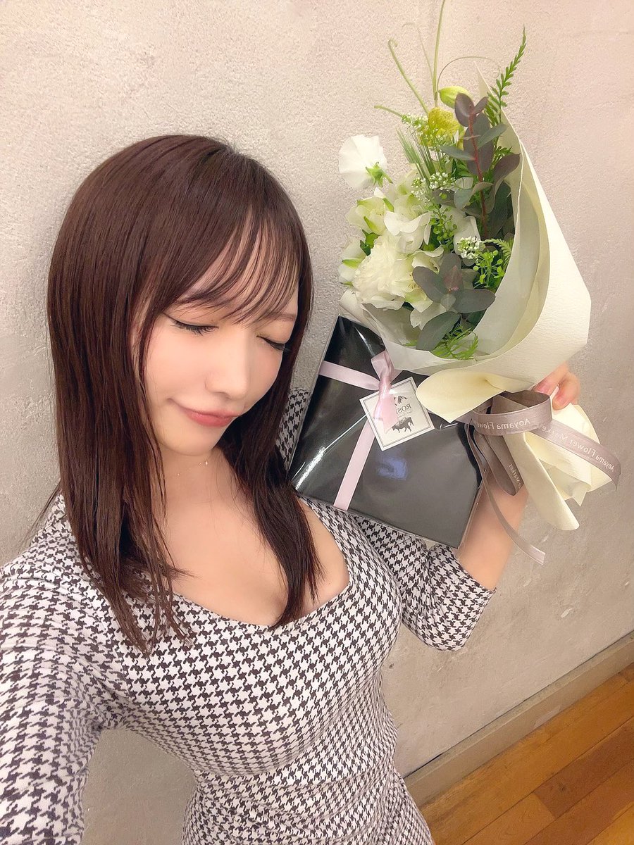 BSよしもと『#チャリロトよしもと 』
最後の出演でした！
最後まで月曜日らしくて笑
最高だったし平井さんのおかげで熱くて楽しい予想が出来ました。

視聴者の皆様、スタッフの皆様、指南役の皆様、木曜時代から色々教えてくれたレインボーさん、そして月曜漆黒の山添さん、渡辺さん、きょんさん、益田さん、岸さん、ありがとうございました！

番組を通して
こんなに楽しく競輪の魅力を知る事ができて
時には外して泣いたり笑
熱くなれる番組に出演出来て嬉しかったです。
生放送中笑い過ぎて
スタッフさんに後でしっかり
怒られた事もあるぐらい
おもしろかったです！
またどこかで会えますように、ほな！