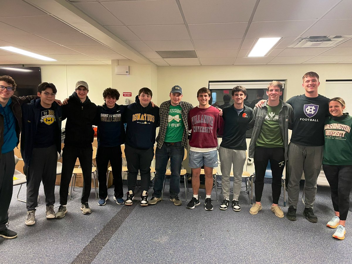 CATAMDG's tweet photo. Last night members of the National Honors Society joined us for Labre #1058. 

With three #34 recipients in the group, a few first-time seniors and a visit from an old (&amp; now employed!) Labre friend…Jim Skerl was certainly with us and our friends in spirit yesterday. 

#AMDG https://t.co/NwyCauksVC