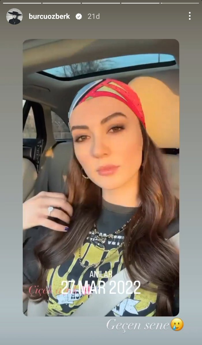 sunsettlove's tweet photo. Yaaa ağlarım ama AşkMinin son zamanları parmağında Esra'nın yüzüğü  bugün Burcuda geçmişe gitmiş 🥺🩷 #BurcuÖzberk https://t.co/wan3QLDXw3