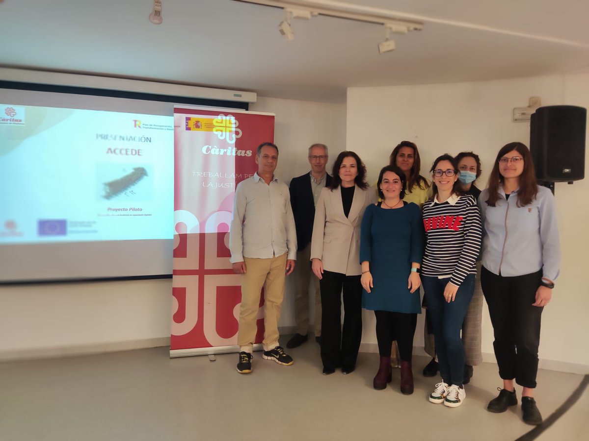 caritasmallorca's tweet photo. Milagros Paniagua, Secr. Gral. del Ministeri @inclusiongob ha mantingut una reunió amb tècniques de @caritasmallorca per a conèixer els avanços del projecte #ACCEDE a Llucmajor i Manacor.
🧑🏿🤝🧑🏼Famílies reben orientació, formacions i acompanyament personalitzat.
#UE #Netxgeneration https://t.co/nYDr39lLAP