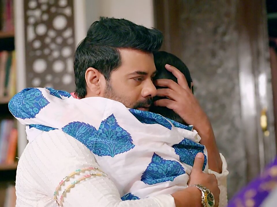 Andrasabe's tweet photo. Why so precious Mohan ji? 🥰 #ep307 #RadhaMohan #ShabirAhluwalia #MohanTrivedi https://t.co/j8kDIFBhbq