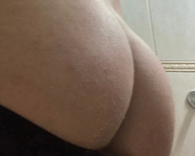 Bakirky2's tweet photo. İstanbul bakırköy pasif Yaş21 boy 170 kg 70 ARAYIŞIM 30 YAŞ ÜSTÜ KILSIZ TEMİZ VE YERİ OLAN YAKINLARDA OLAN YADA ARABASI OLANLAR
@gayarabul 
@gaymekan34 
@gaybulucu https://t.co/ZD9fI5FLKW