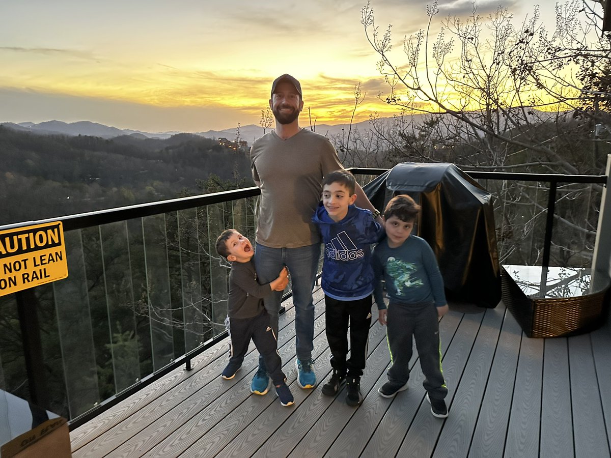 Tracey Ratner tweet media