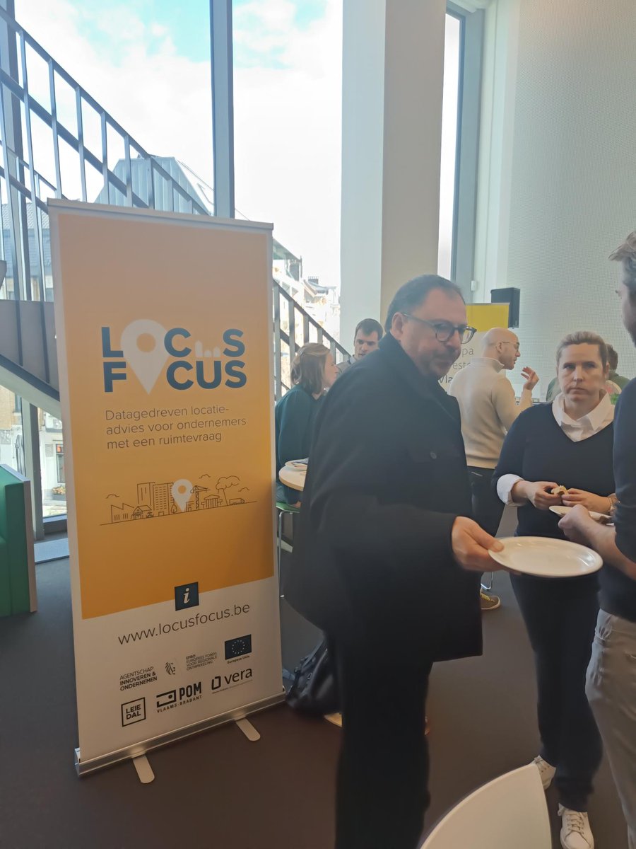 VERA_eGov's tweet photo. Mooie opkomst vandaag tijdens het #CityOfThings Inspiratiemoment v #EFRO & @VLAIO_be!😀
#VERA-collega's Tinne en Jan stelden er de tool #LocusFocus voor op een infomarkt en lieten zich inspireren door alle andere #smarteconomy projecten 💡
#netwerken #POMVlaamsBrabant #Leiedal https://t.co/vCquxNjz3z