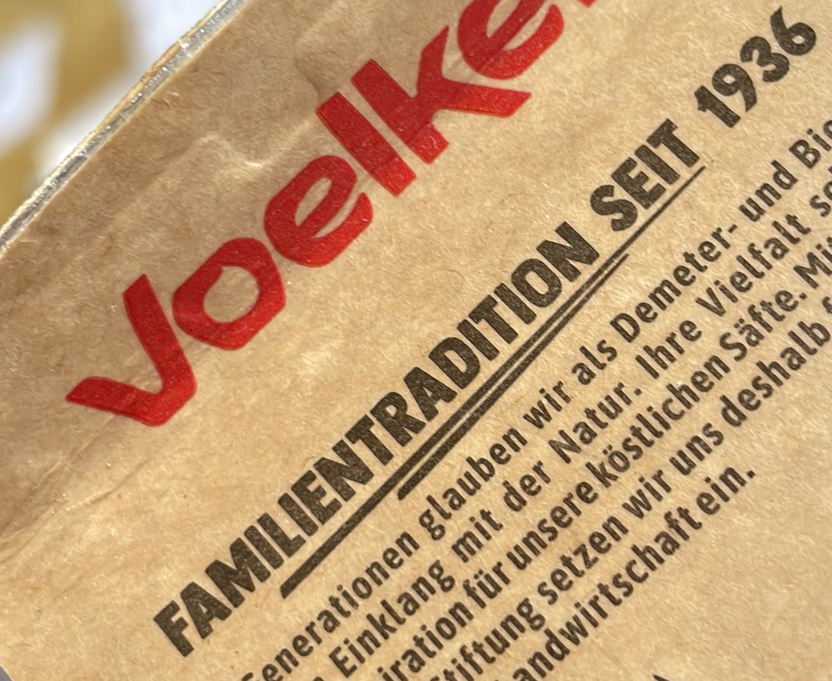 When did German companies start putting such slogans (“family tradition since The 1936”) on their products (again)? I immediately think they must’ve cooperated with the nazis but surely that can’t be the proud message here… 🤔 #Geschichtsvergessenheit ?