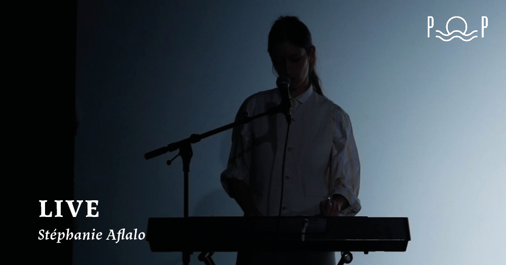 👩‍🎤 LIVE, de Stéphanie Aflalo

Stéphanie Aflalo se transforme en bête-de-scène-totale pour nous livrer une variation à la fois critique et ludique sur les signes qui tissent la grammaire du concert pop.

Les 30, 31 mars et 1er avril à 19h30 sur la péniche !
cutt.ly/t4HevTc