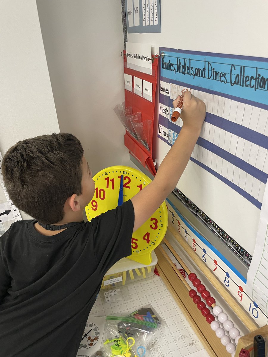 MrsBergman93's tweet image. Monday morning Number Corner led by the students! I love when they take charge of their learning! #firstgrade #MarchMathMadness @HumbleISD @HumbleISD_LLE @MavoAntonietta @HumbleElemMath 🏀🗓️🏀