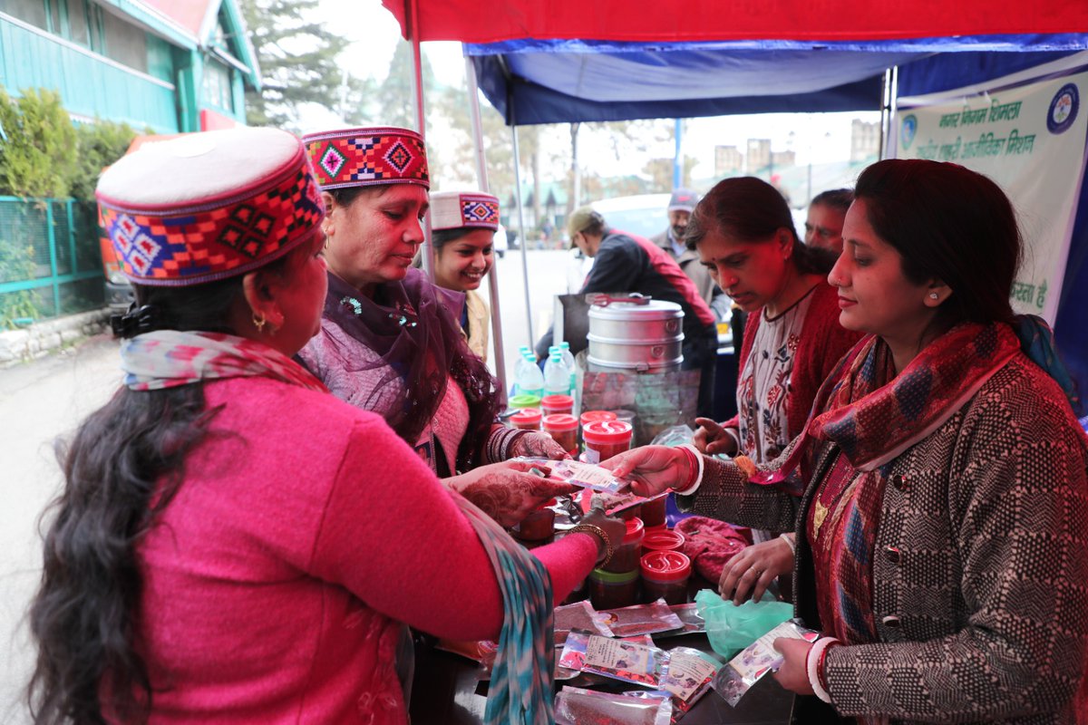 MCChandigarh's tweet photo. Chandigarh's Swachhata Doots having some fun at Shimla - Queen of Hills !!

#SwachhataYatra 
#Swachhotsav2023
#IndiaVsGarbage 
#WomenLedSwachhata
#WomenIconInSwachhata
#MissionSwachhChandigarh
#SwachhSurvekshan2023Chandigarh https://t.co/G8V2o8Cy6R