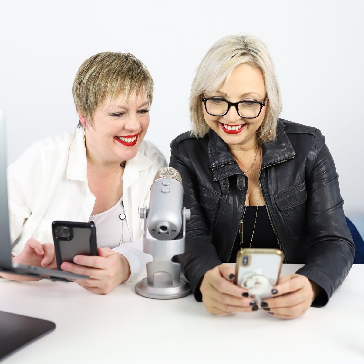 Podcast Mastermind
Create Your Dream Show

An 8-Week Mastermind to help you start your podcast or grow your existing podcast, and become the best podcaster you can be.

We get started Tuesday April 4th, 2023

themastermind.city/podcastmasterm…