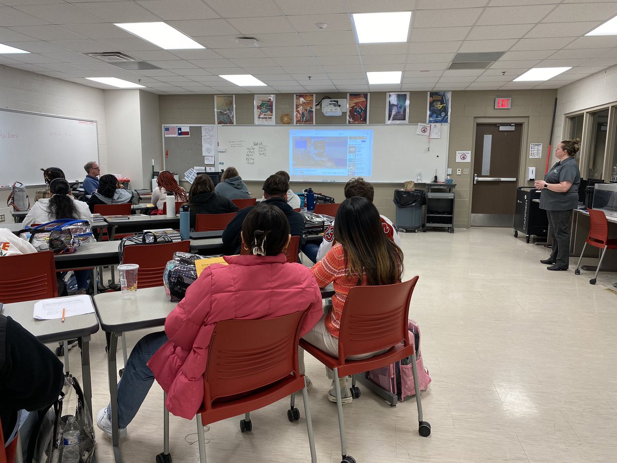 Russler_R's tweet photo. Our community partners rock! Shoutout to Frances Dalbey and Hunt Regional Medical Center for coming to share with our ECHS students about how engineering connects to medicine, job and internship opportunities, and more! @GreenvilleISD @thegreenvilleec #GECHS #GISDProud https://t.co/hHe9MqqiC8