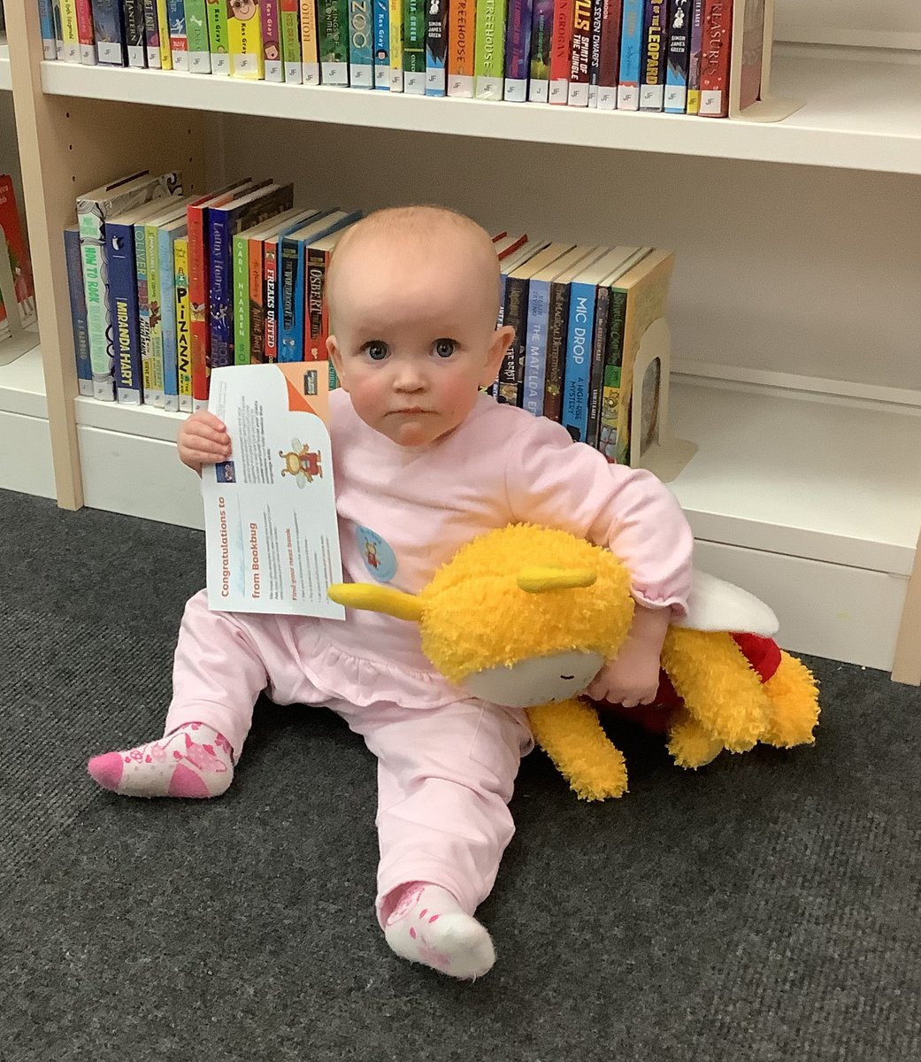 InverclydeLibs's tweet photo. "Look Bookbug...I received my first #BookbugLibraryChallenge certificate at South West Library!"π₯°β€π
This year's #BookbugLibraryChallenge was launched in #Inverclyde on #WorldBookDay (2nd March) and over 300 children are already taking part! https://t.co/w2q7f1a19z
