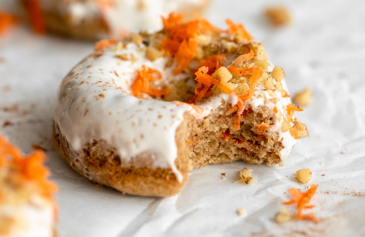 Jar_Of_Lemons's tweet photo. Delicious Vegan Carrot Cake Donuts that are not only super easy to make, but are also made with healthy ingredients! Baked, not fried, and full of sweet, warming carrot cake spices. Easily make them gluten-free and add your favorite toppings!

RECIPE: https://t.co/I2UK5xGrs3 https://t.co/OWoVP3BZRf