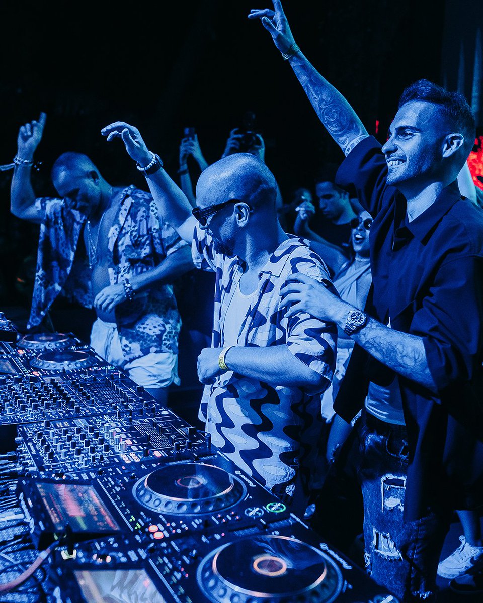 toolroomrecords's tweet photo. Special thanks to all the DJs who performed on the evening you all smashed it!! 🤜🤛

@crusyofficial @Dombresky @DariusSyrossian @jameshurr Jenn Getz &amp; Alfie @farriswheel @HUGELTHUG @MajesticOnline @djmarkknight @Martin_Ikin @rafabarriosdj 🔊🎶 https://t.co/YTW1wBK5HZ