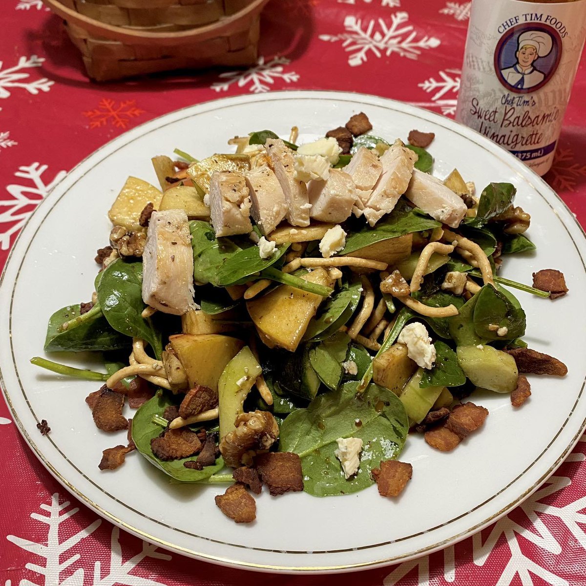 ChefTimFoods's tweet photo. Salad for lunch. Made w/ granny Smith, Apples, Cheddar, & turkey breast tossed in Chef Tim’s Sweet Balsamic Vinaigrette.
Shake, Shake, Shake. Don't Refrigerate ©
#ChefTimsSweetBalsamicVinaigrette
#ChefTimFoods #familyowned
#ShakeShakeShakeDontRefrigerate
#glutenfree #dressing https://t.co/p1fwY2STOL
