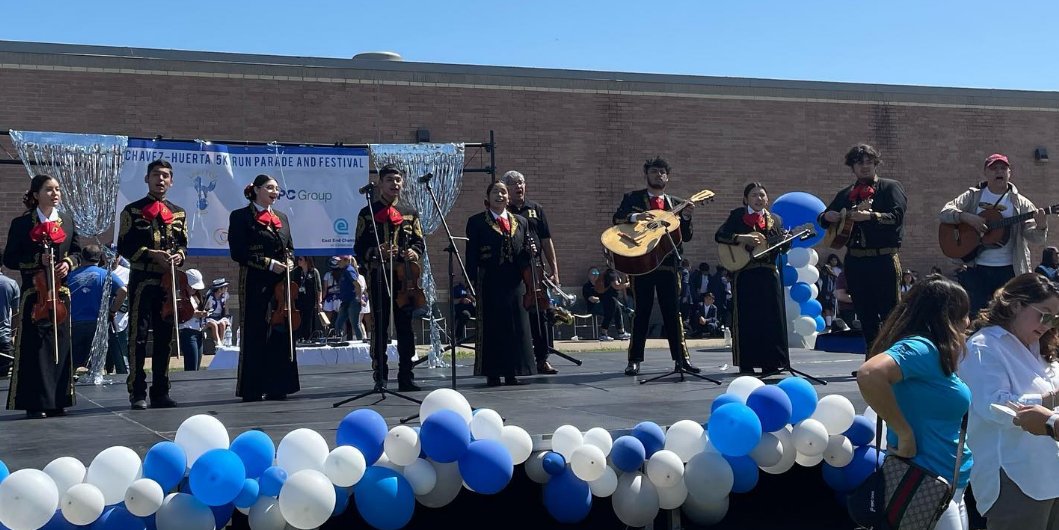 🎶🎺🎻Our #SHMSTC high school mariachi band honored Chávez-Huerta celebration with their beautiful music! 🙌🏽🇲🇽 #mariachi #ChávezHuerta #MexicanHeritage #music #celebration