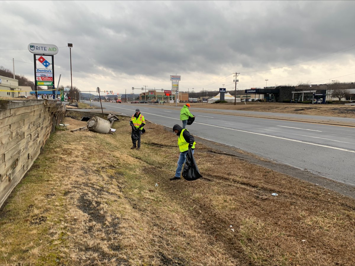 PennsylvaniaDEP's tweet photo. Find out how to organize or join a cleanup or beautification event near you: https://t.co/Yg9DGdg12w

 Register to get free bags, gloves, and safety vests! 

#PickUpPA #PAFightsDirty

@PennDOTNews @ABeautifulPA https://t.co/DtTkiOKXum