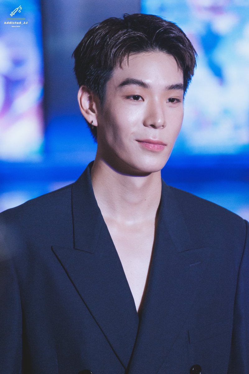 เจเจหล่อมากกกกกก 😍

#JAYLERR
#inhumankiss2