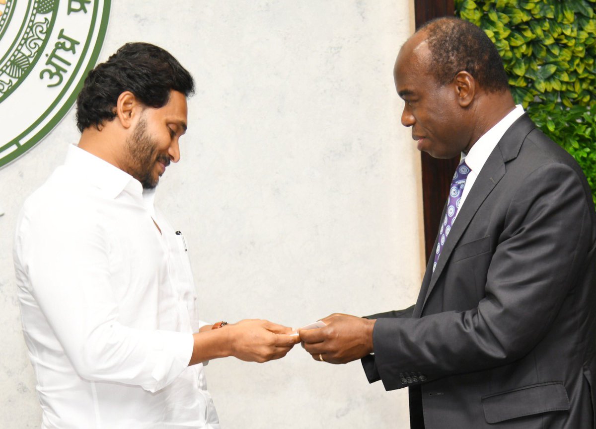 AndhraPradeshCM's tweet photo. A delegation of #WorldBank led by its Country Director for #India, Auguste Tano Kouamé, called on #CM @ysjagan at camp office on Monday and reviewed three world bank funded projects including  Strengthening of Public Health sector,  SALT(Edu) AP Irrigation Transformation Project https://t.co/holddUbI5m