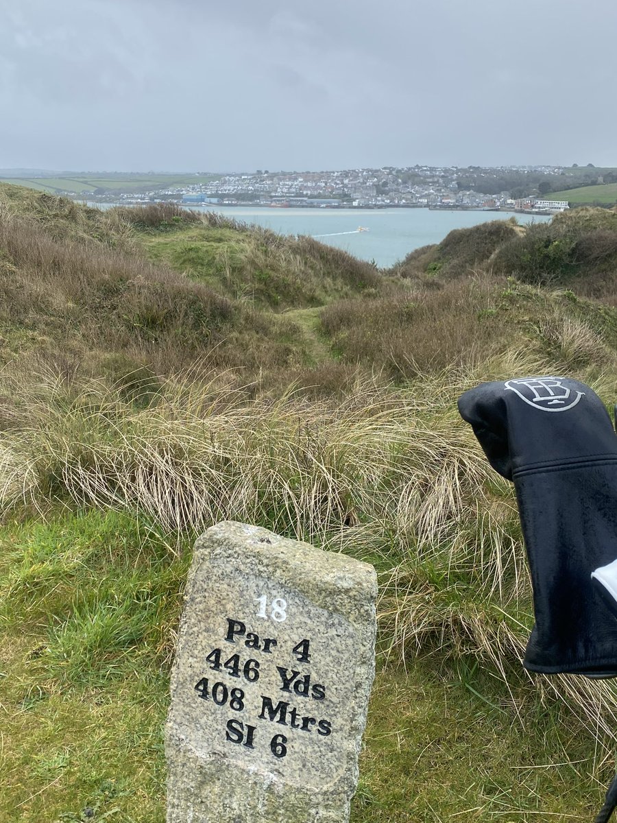 It might just be me but concentrating solidly for 4+ hours is pretty difficult…that’s why the other views are worth looking at! #golf #Caddieissues  #caddielife @stenodocgolf