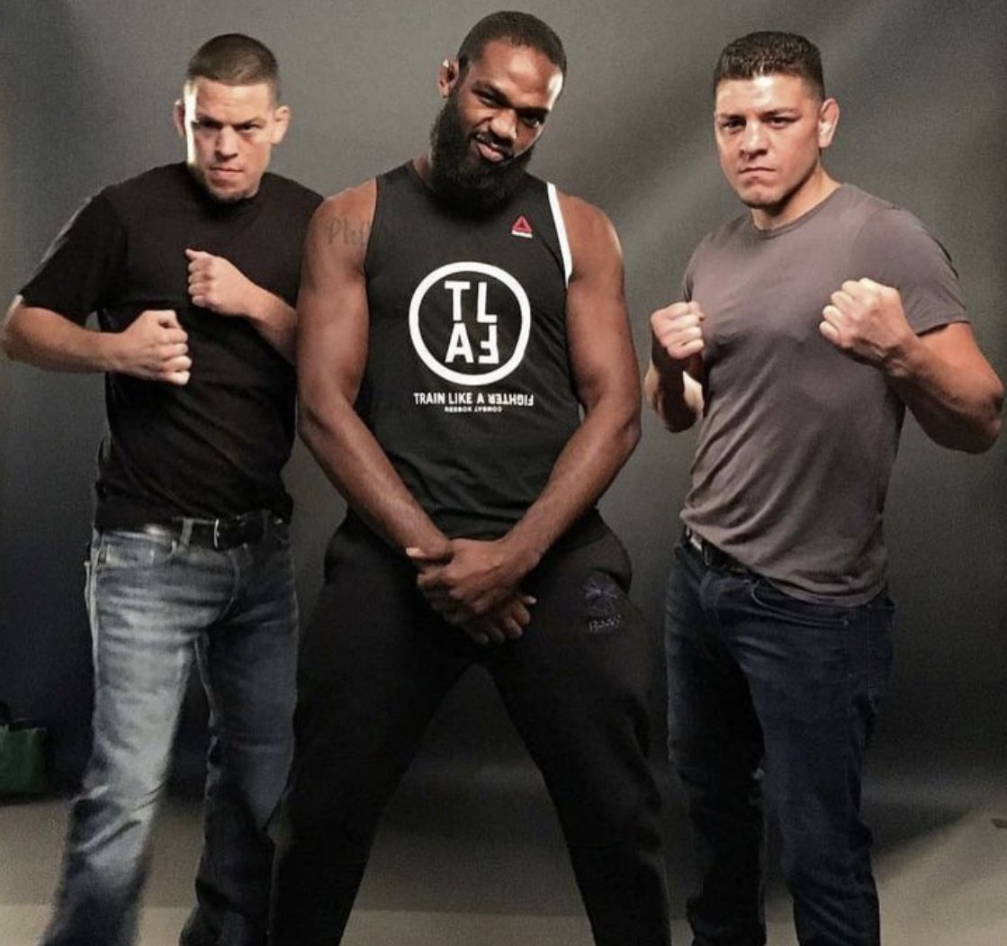 fightpicsgohard's tweet photo. Jon Jones and the Diaz brothers (2016) https://t.co/NhDddl2wNZ