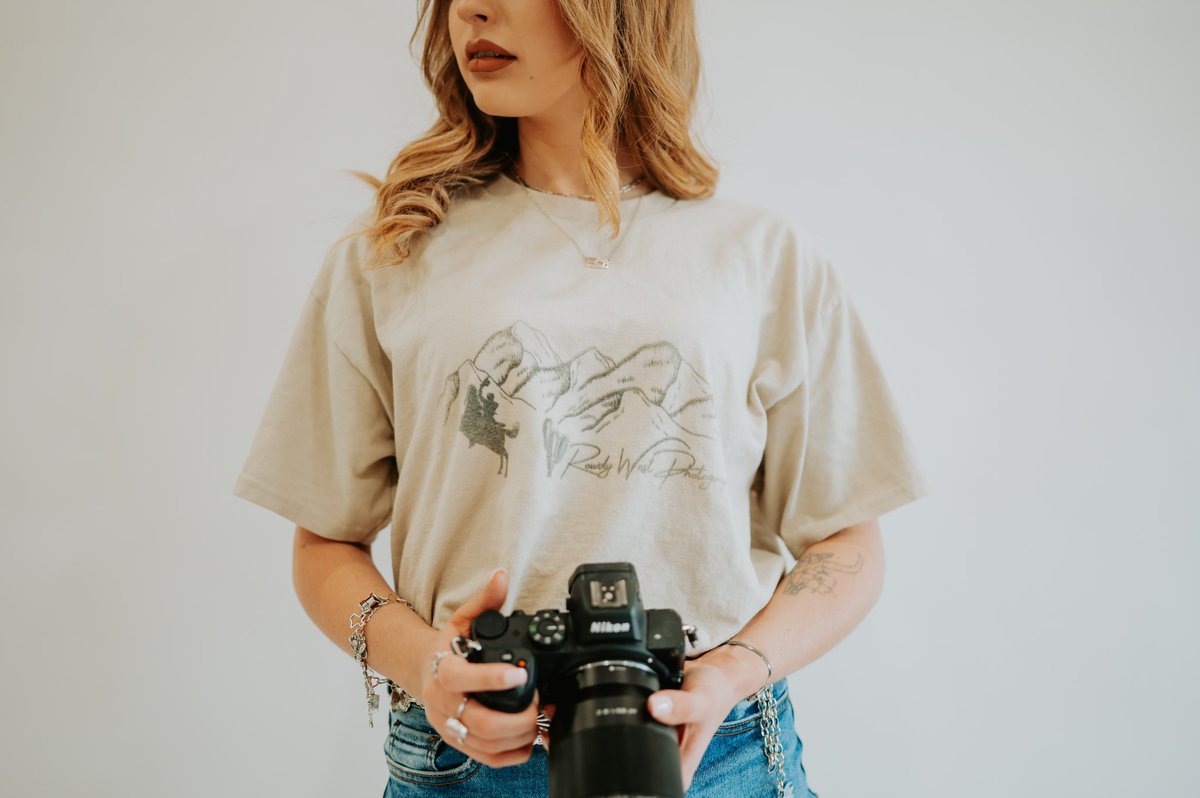 DestanieFrancoo's tweet photo. Did a branding shoot and I’m in love 📸 https://t.co/kyYfVwIbIC