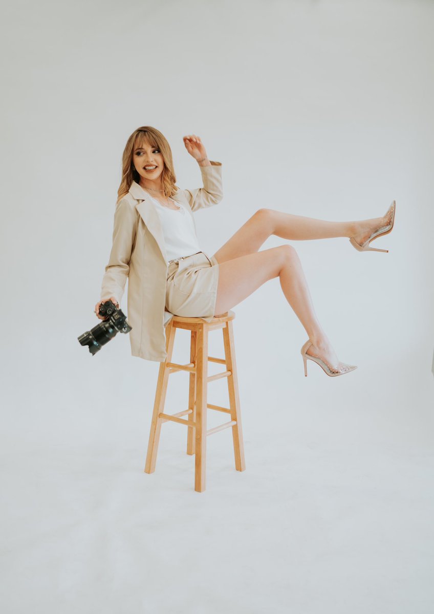 DestanieFrancoo's tweet photo. Did a branding shoot and I’m in love 📸 https://t.co/kyYfVwIbIC